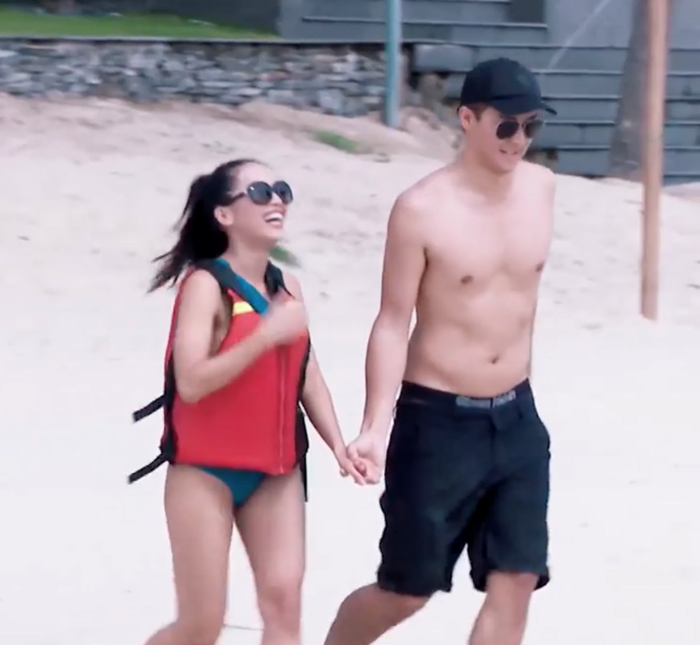 Chê Anh chàng độc thân body không đẹp, cô nàng người mẫu đành dọn va li ra về - Ảnh 3. Chê Anh chàng độc thân body không đẹp, cô nàng người mẫu đành dọn va li ra về - Ảnh 3.