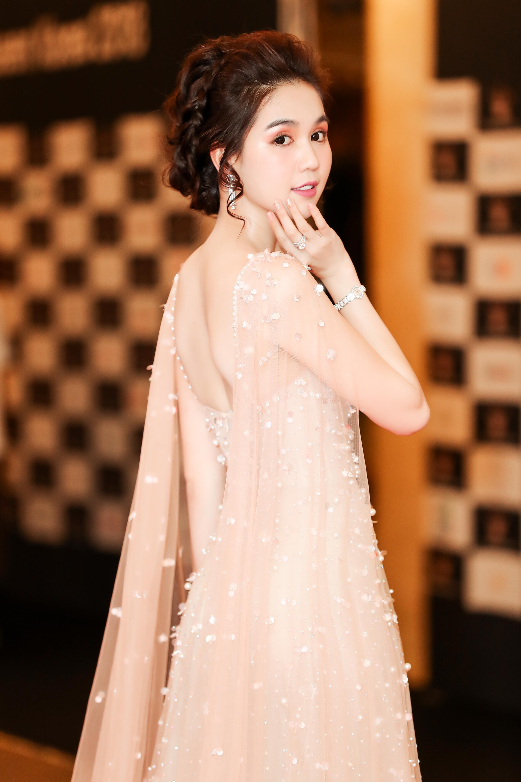 Ngọc Trinh, Võ Hoàng Yến diện váy xuyên thấu nổi bật trên thảm đỏ chung kết Miss Supranational Vietnam 2018 tại Hàn Quốc - Ảnh 1. Ngọc Trinh, Võ Hoàng Yến diện váy xuyên thấu nổi bật trên thảm đỏ chung kết Miss Supranational Vietnam 2018 tại Hàn Quốc - Ảnh 1.