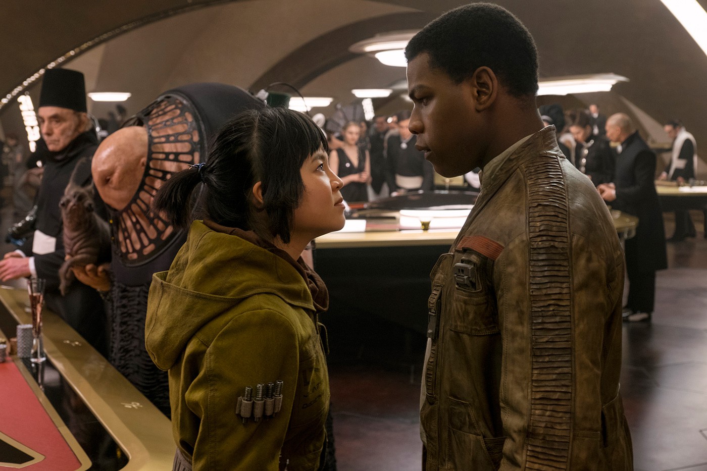 Lời đáp trả đanh thép được cả Hollywood ngưỡng mộ của sao Star Wars gốc Việt trước nạn kì thị chủng tộc - Ảnh 5. Lời đáp trả đanh thép được cả Hollywood ngưỡng mộ của sao Star Wars gốc Việt trước nạn kì thị chủng tộc - Ảnh 5.