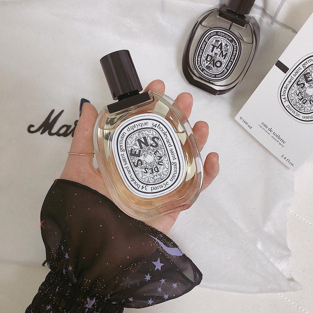 Nếu mê nước hoa, bạn nhất định nên biết về Diptyque - thương hiệu Pháp đứng sau 2 chai nước hoa Đồ Sơn, Tam Đảo siêu hot đợt này - Ảnh 12. Nếu mê nước hoa, bạn nhất định nên biết về Diptyque - thương hiệu Pháp đứng sau 2 chai nước hoa Đồ Sơn, Tam Đảo siêu hot đợt này - Ảnh 12.