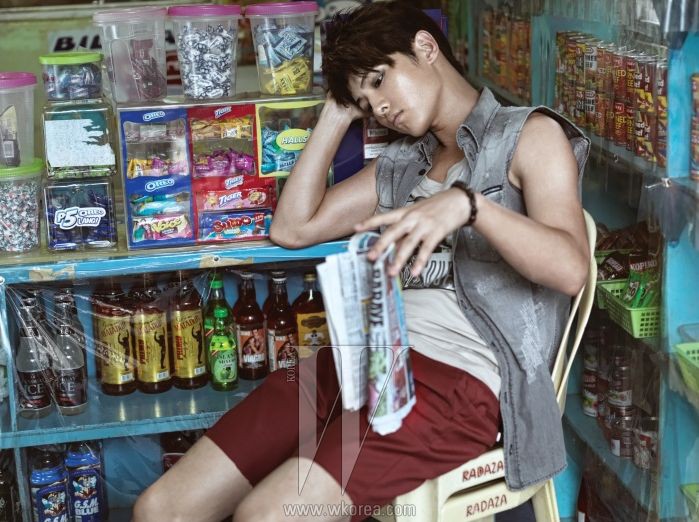 Những bộ hình gây chấn động của dàn mỹ nam Hàn: Thái tử tạo dáng phản cảm, Park Bo Gum bị nghi cổ súy ấu dâm? - Ảnh 6. Những bộ hình gây chấn động của dàn mỹ nam Hàn: Thái tử tạo dáng phản cảm, Park Bo Gum bị nghi cổ súy ấu dâm? - Ảnh 6.