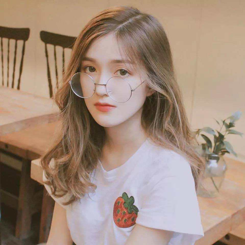 Ch&ugrave;m ảnh con g&aacute;i cứ đeo k&iacute;nh l&agrave; auto dễ thương khiến 500 anh em d&acirc;n mạng mắt xem c&ograve;n tay bấm share ngay lập tức - Ảnh 8.