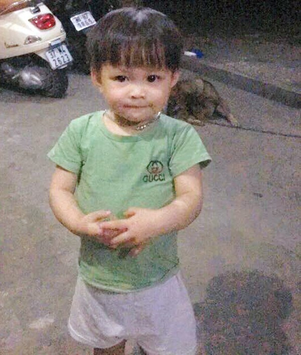 Hà Tĩnh: Cha mẹ khóc hết nước mắt mong mỏi tìm con gái 2,5 tuổi bỗng nhiên mất tích hơn 1 tháng - Ảnh 2.