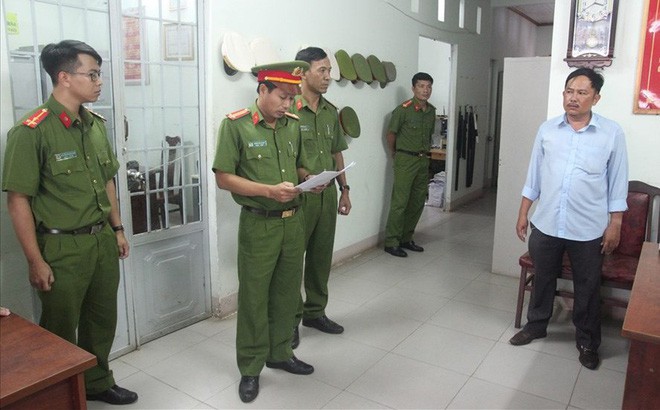 Bắt giam tài xế gây tai nạn giao thông khiến ba người trong một gia đình tử vong - Ảnh 1. Bắt giam tài xế gây tai nạn giao thông khiến ba người trong một gia đình tử vong - Ảnh 1.