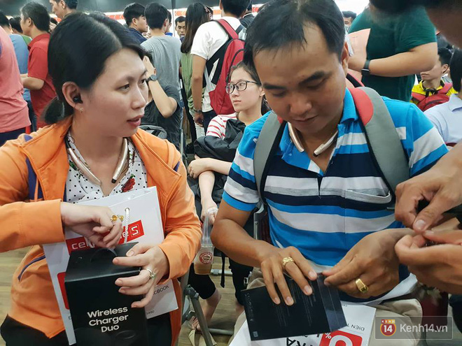 Người đầu ti&ecirc;n mua được Galaxy Note9 ở Việt Nam: &ldquo;Năm sau t&ocirc;i sẽ xếp h&agrave;ng tiếp&rdquo; - Ảnh 5.