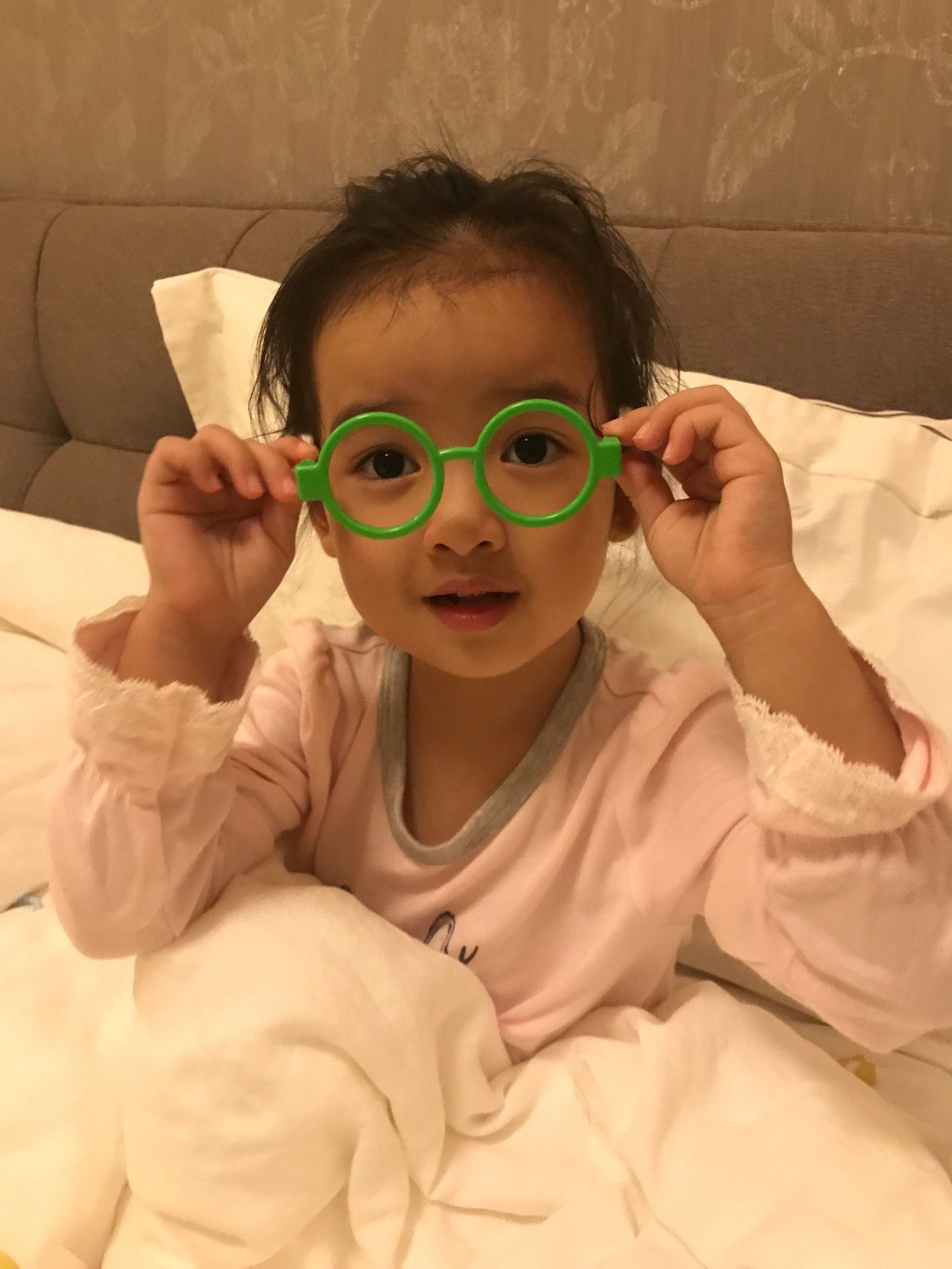 Vướng loạt scandal đồng tính, đánh người, Hoàng Thượng Nhiếp Viễn vẫn khiến dân tình tan chảy vì yêu chiều con gái - Ảnh 3. Vướng loạt scandal đồng tính, đánh người, Hoàng Thượng Nhiếp Viễn vẫn khiến dân tình tan chảy vì yêu chiều con gái - Ảnh 3.