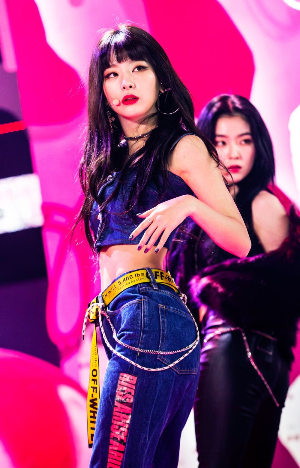 Tìm ra mỹ nhân sở hữu thân hình trong top 3 hot nhất nhà SM, thậm chí còn có thể so với Yuri và Krystal? - Ảnh 2. Tìm ra mỹ nhân sở hữu thân hình trong top 3 hot nhất nhà SM, thậm chí còn có thể so với Yuri và Krystal? - Ảnh 2.