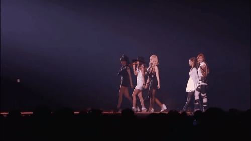 Nhìn lại sân khấu “If I Were You”: Nơi 2NE1 là girlgroup có 5 thành viên với giọng hát đau đớn xé lòng - Ảnh 3.