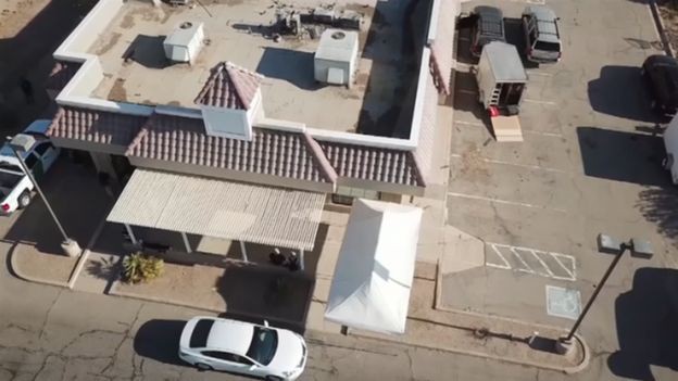 Phát hiện đường hầm vận chuyển ma túy xuyên biên giới Mỹ - Mexico năm dưới nhà hàng gà rán KFC - Ảnh 2.