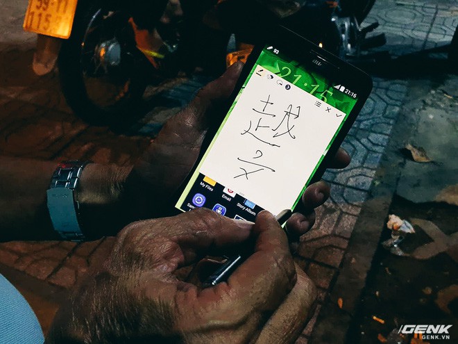 Gặp gỡ fan Galaxy Note đặc biệt nhất Việt Nam: 68 tuổi, nâng cấp từ Note3 lên Note9, dùng Note vì độc hơn iPhone - Ảnh 3.