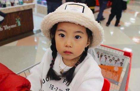 Cô bé Hàn Quốc gây bão vì clip nói không với người lạ ngày nào đã lớn và xinh xắn lắm rồi! - Ảnh 9.