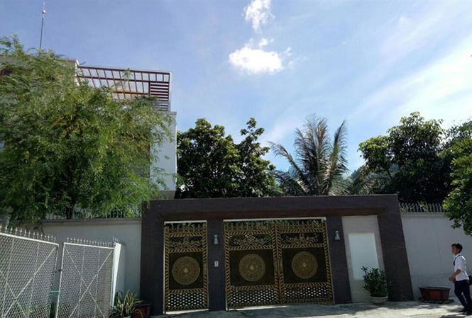 Thăng trầm của cựu Giám đốc bệnh viện Hòa Bình vừa bị khởi tố - Ảnh 1. Thăng trầm của cựu Giám đốc bệnh viện Hòa Bình vừa bị khởi tố - Ảnh 1.