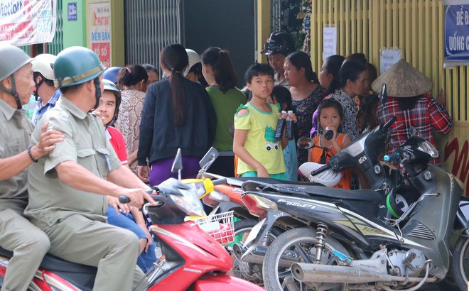 Vụ bảo mẫu tát trẻ như trời giáng: Bảo mẫu 21 tuổi, có bằng cấp đầy đủ - Ảnh 1.