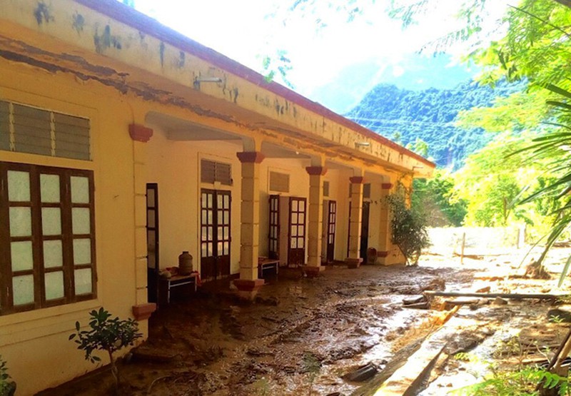 Nghệ An: Lũ cuốn sập phòng, giáo viên xã biên giới phải thuê nhà dân bám lớp - Ảnh 2. Nghệ An: Lũ cuốn sập phòng, giáo viên xã biên giới phải thuê nhà dân bám lớp - Ảnh 2.