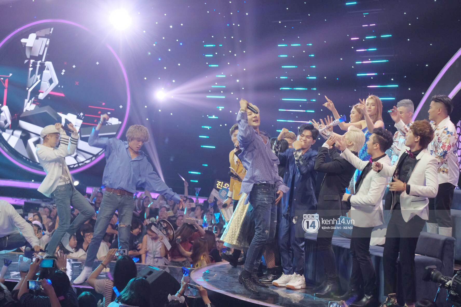 Nhạc hội song ca: Winner đốt cháy sân khấu Chung kết, Vicky Nhung - Thanh Sang đăng quang Quán quân - Ảnh 5. Nhạc hội song ca: Winner đốt cháy sân khấu Chung kết, Vicky Nhung - Thanh Sang đăng quang Quán quân - Ảnh 5.