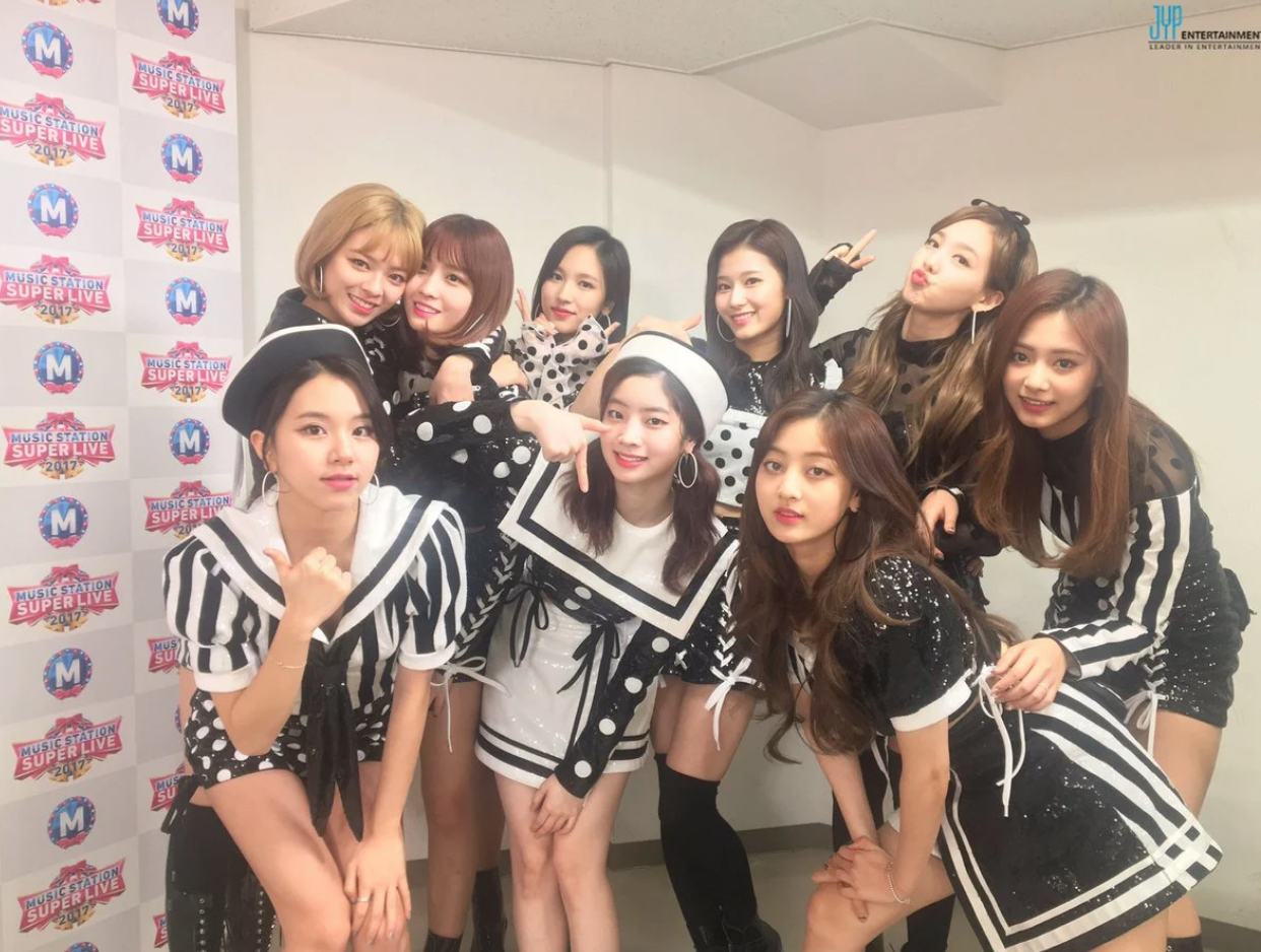 TWICE xứng đáng là girlgroup Kpop nổi tiếng nhất tại Nhật Bản và đây là bằng chứng - Ảnh 6. TWICE xứng đáng là girlgroup Kpop nổi tiếng nhất tại Nhật Bản và đây là bằng chứng - Ảnh 6.