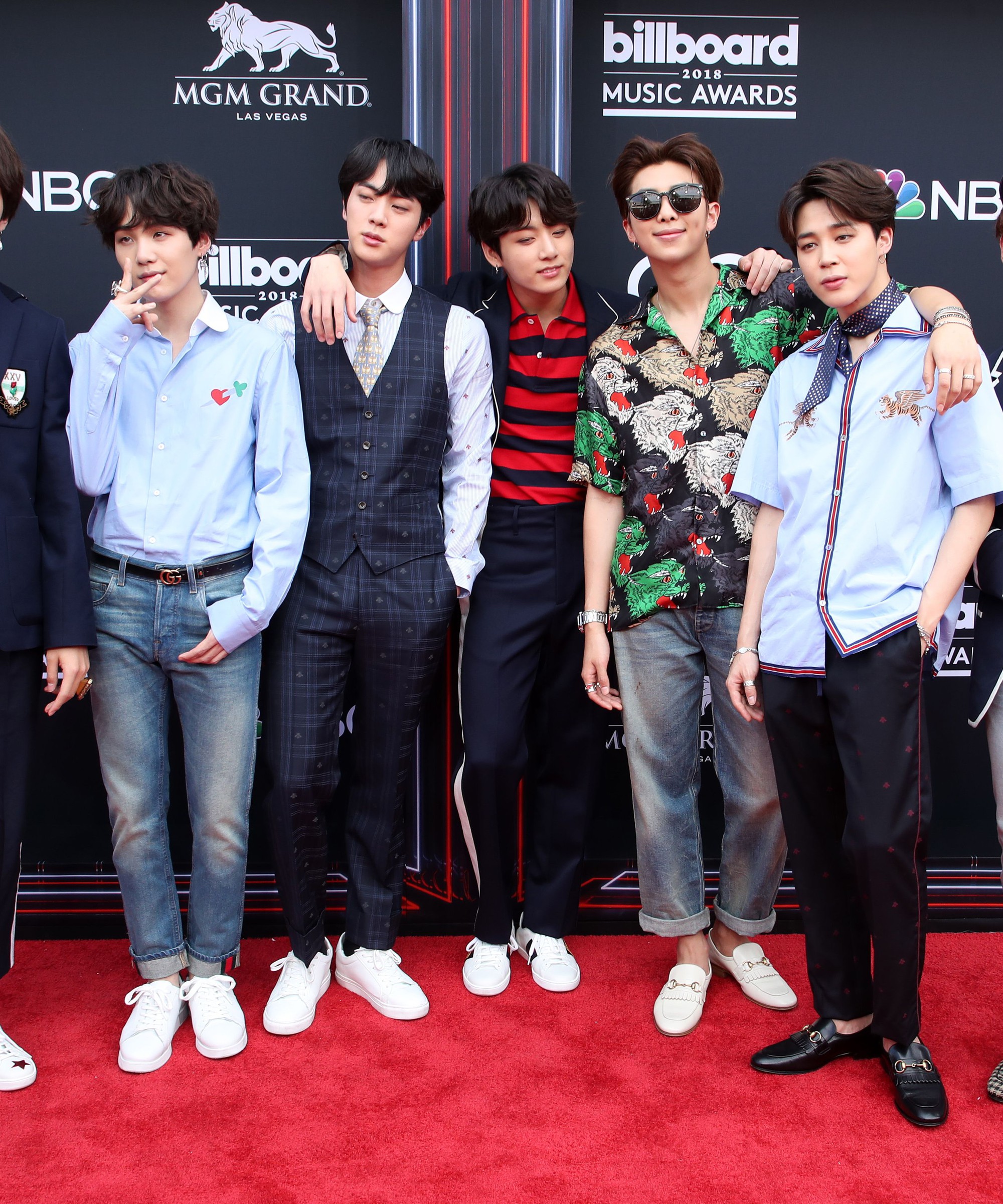 Vẫn biết Sơn Tùng bảnh bao ngời ngời, nhưng không ngờ còn “ăn đứt” cả Justin Bieber lẫn Rap Monster (BTS) thế này - Ảnh 7. Vẫn biết Sơn Tùng bảnh bao ngời ngời, nhưng không ngờ còn “ăn đứt” cả Justin Bieber lẫn Rap Monster (BTS) thế này - Ảnh 7.