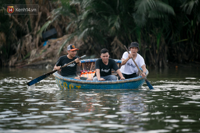 Đại chiến Here We Go và các KOLS tại Hội An: Quang Đại đi bán nem, Salim chạy 5km trong phố cổ để chụp ảnh - Ảnh 6.