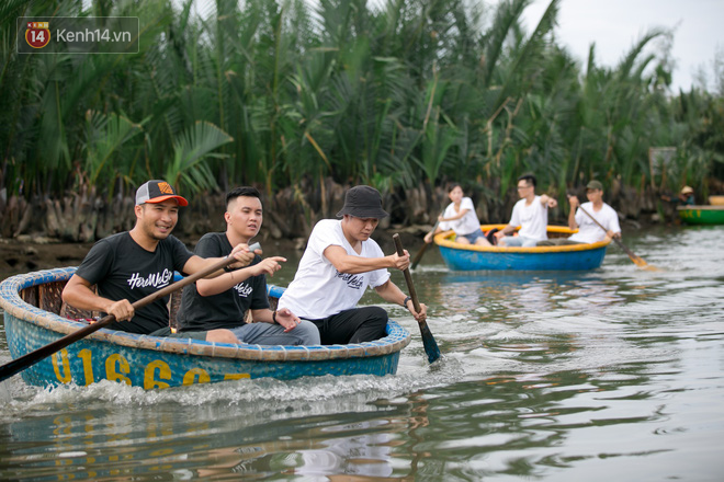 Đại chiến Here We Go và các KOLS tại Hội An: Quang Đại đi bán nem, Salim chạy 5km trong phố cổ để chụp ảnh - Ảnh 5.