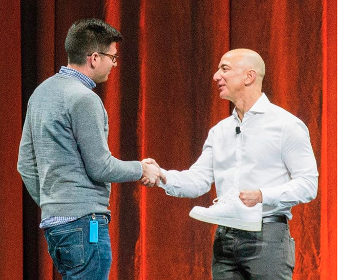 Cuộc sống của nhân viên dưới trướng Jeff Bezos bộn bề ra sao? - Ảnh 2.