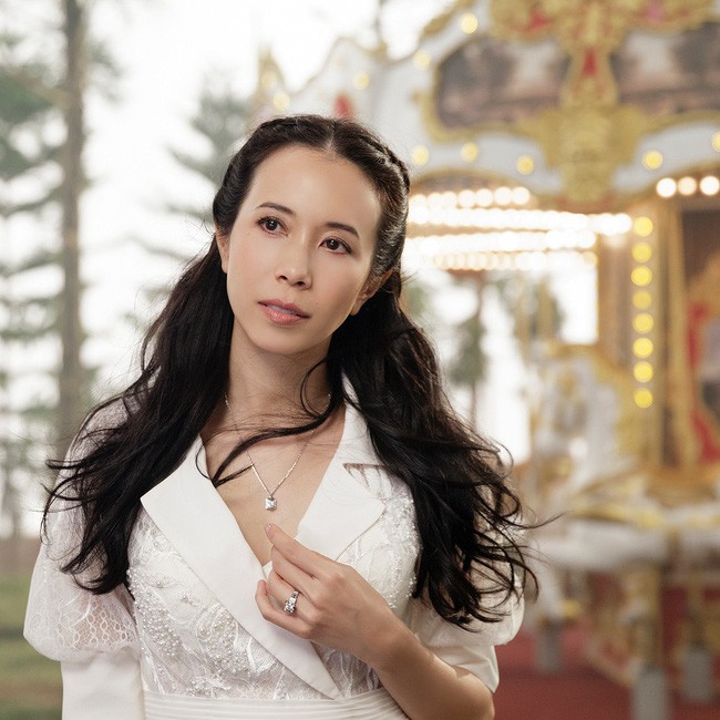 Trong loạt mỹ nh&acirc;n c&oacute; nhan sắc &ldquo;l&atilde;o h&oacute;a ngược&rdquo;, sững sờ nhất chắc l&agrave; Mạc Văn &Uacute;y v&igrave; ở tuổi U50 rồi m&agrave; vẫn nuột n&agrave; thế n&agrave;y - Ảnh 16.