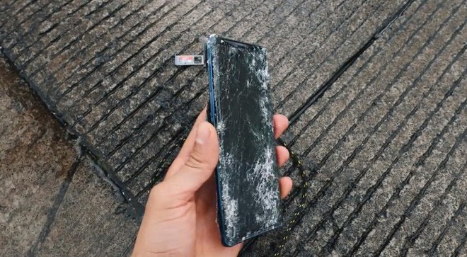 Thả rơi Galaxy Note9 từ độ cao 300 mét: Thừa sống thiếu chết nhưng quyết không thành vỡ vụn - Ảnh 4.