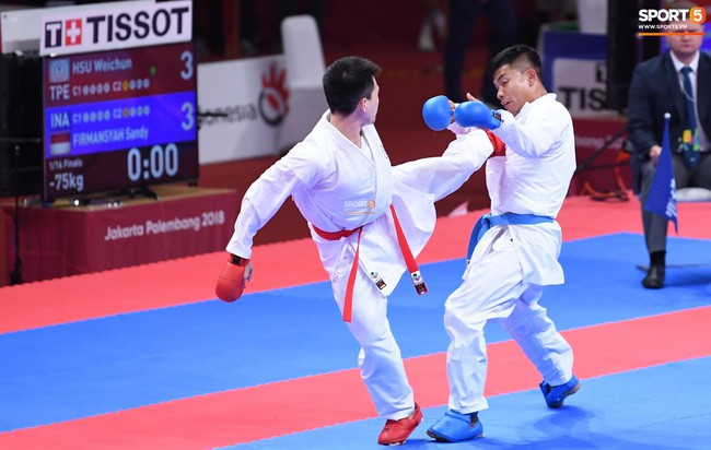 Học tr&ograve; thất bại, ban huấn luyện Karate Indonesia d&ugrave;ng dằng khiếu nại gần một giờ đồng hồ - Ảnh 1.