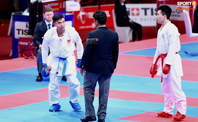 Học tr&ograve; thất bại, ban huấn luyện Karate Indonesia d&ugrave;ng dằng khiếu nại gần một giờ đồng hồ - Ảnh 2.