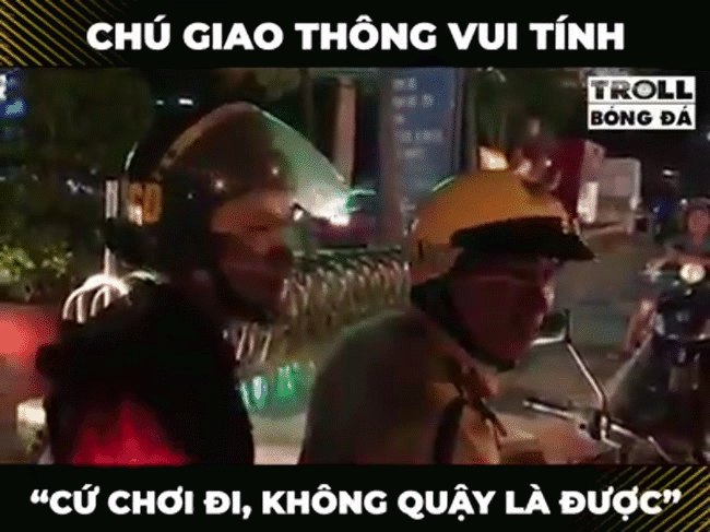 Clip anh CSGT đ&aacute;ng y&ecirc;u dặn d&ograve; đo&agrave;n cổ động vi&ecirc;n xuống đường ăn mừng chiến thắng: Cứ chơi đi, đừng quậy l&agrave; được - Ảnh 2.