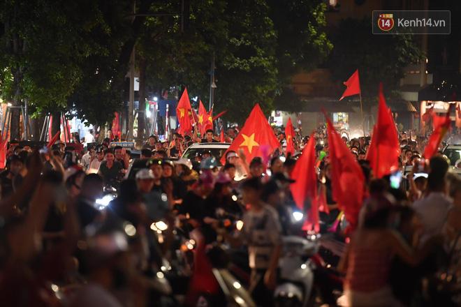 Trường nhà người ta: Cho sinh viên nghỉ học để cổ vũ đội tuyển Việt Nam đấu với Hàn Quốc tại bán kết ASIAD 2018 - Ảnh 6.