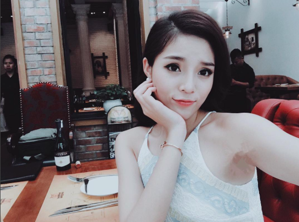 Đ&atilde; sở hữu th&acirc;n h&igrave;nh khiến nhiều người &ldquo;ph&aacute;t ghen&rdquo; nhưng nhiều sao Việt vẫn th&iacute;ch b&oacute;p ảnh qu&aacute; tay - Ảnh 3.