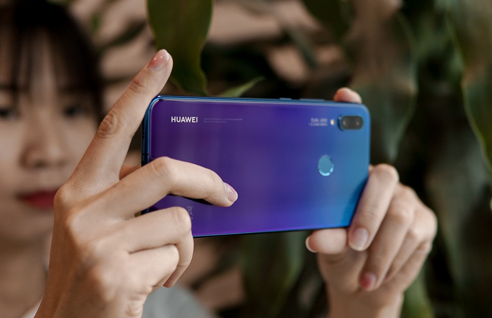 Top smartphone tầm trung giá đẹp cho sinh viên mùa tựu trường - Ảnh 4. Top smartphone tầm trung giá đẹp cho sinh viên mùa tựu trường - Ảnh 4.