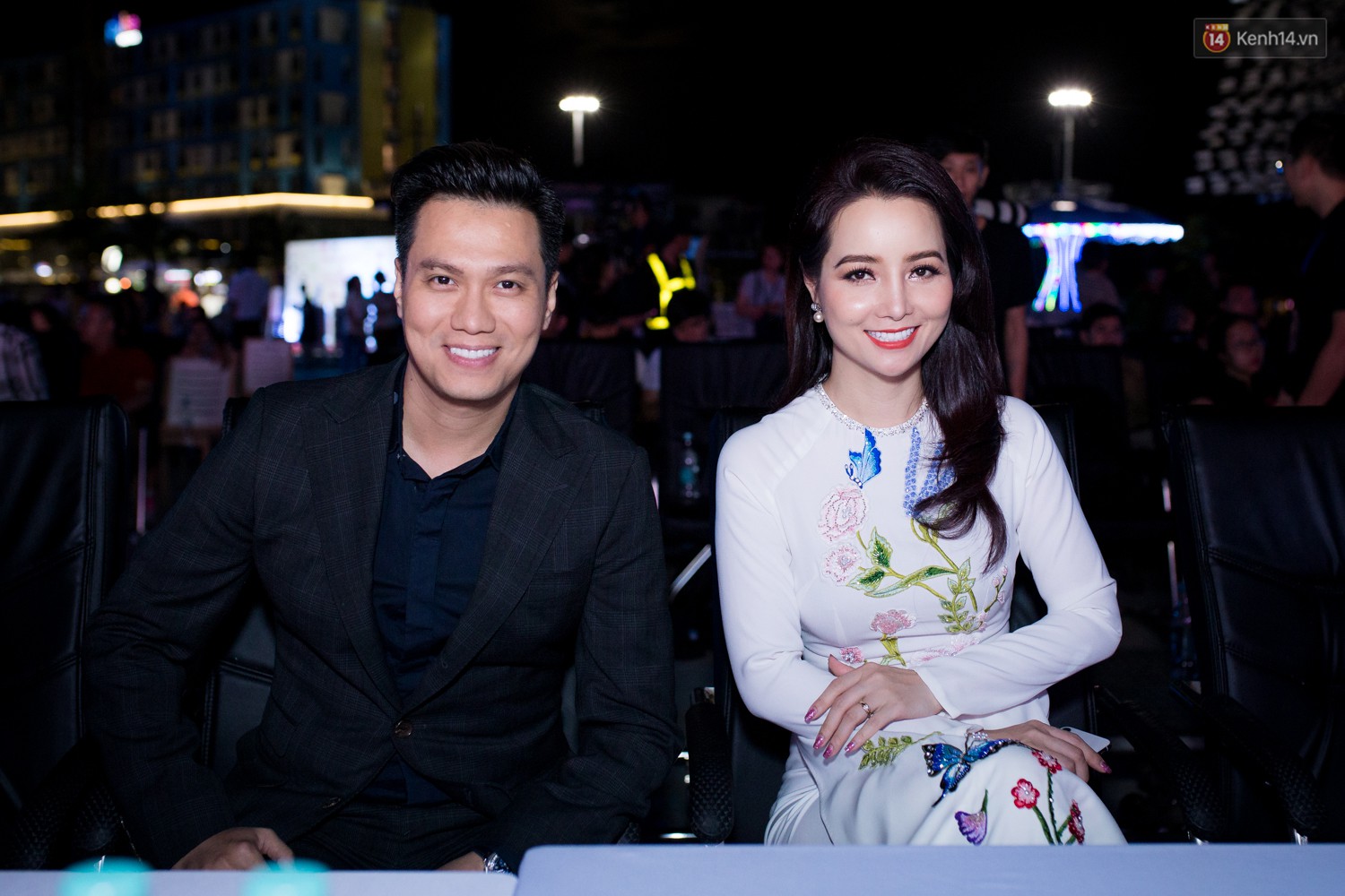 Thảm đỏ Hoa hậu Việt Nam 2018: Kỳ Duyên diện váy xẻ cao, đụng độ phong cách với Đỗ Mỹ Linh trong lần trở lại ghế giám khảo - Ảnh 9. Thảm đỏ Hoa hậu Việt Nam 2018: Kỳ Duyên diện váy xẻ cao, đụng độ phong cách với Đỗ Mỹ Linh trong lần trở lại ghế giám khảo - Ảnh 9.