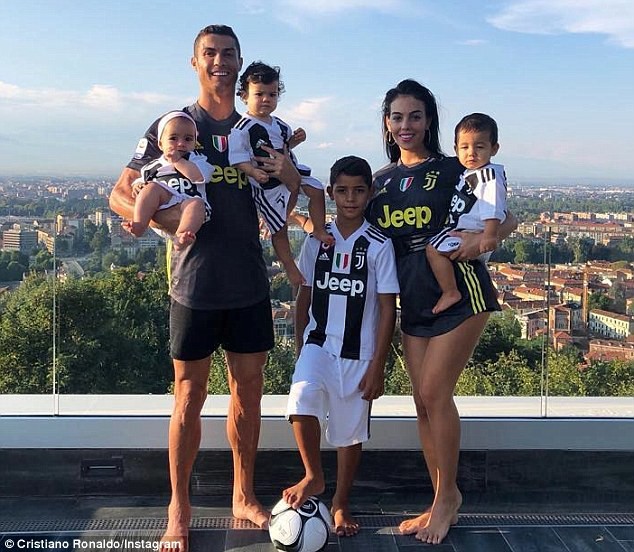 Con trai Ronaldo gia nhập đội U9 Juventus - Ảnh 2.
