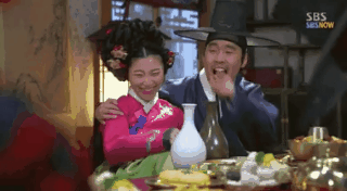 Hết b&ecirc; bối t&igrave;nh &aacute;i, Seungri lại d&iacute;nh phốt đối xử với nữ idol như tiếp vi&ecirc;n nh&agrave; thổ ngay tr&ecirc;n s&oacute;ng truyền h&igrave;nh - Ảnh 4.