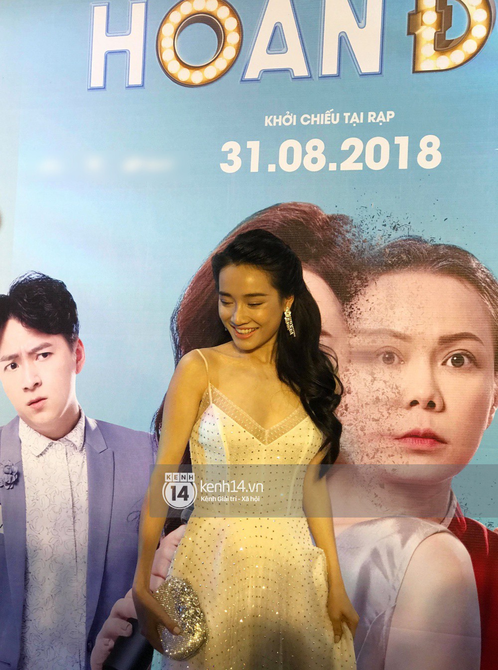 Clip: Nhã Phương lẻ bóng xuất hiện sau lễ đám hỏi, diện váy ôm sát vòng hai giữa tin đồn có thai 3 tháng - Ảnh 2.