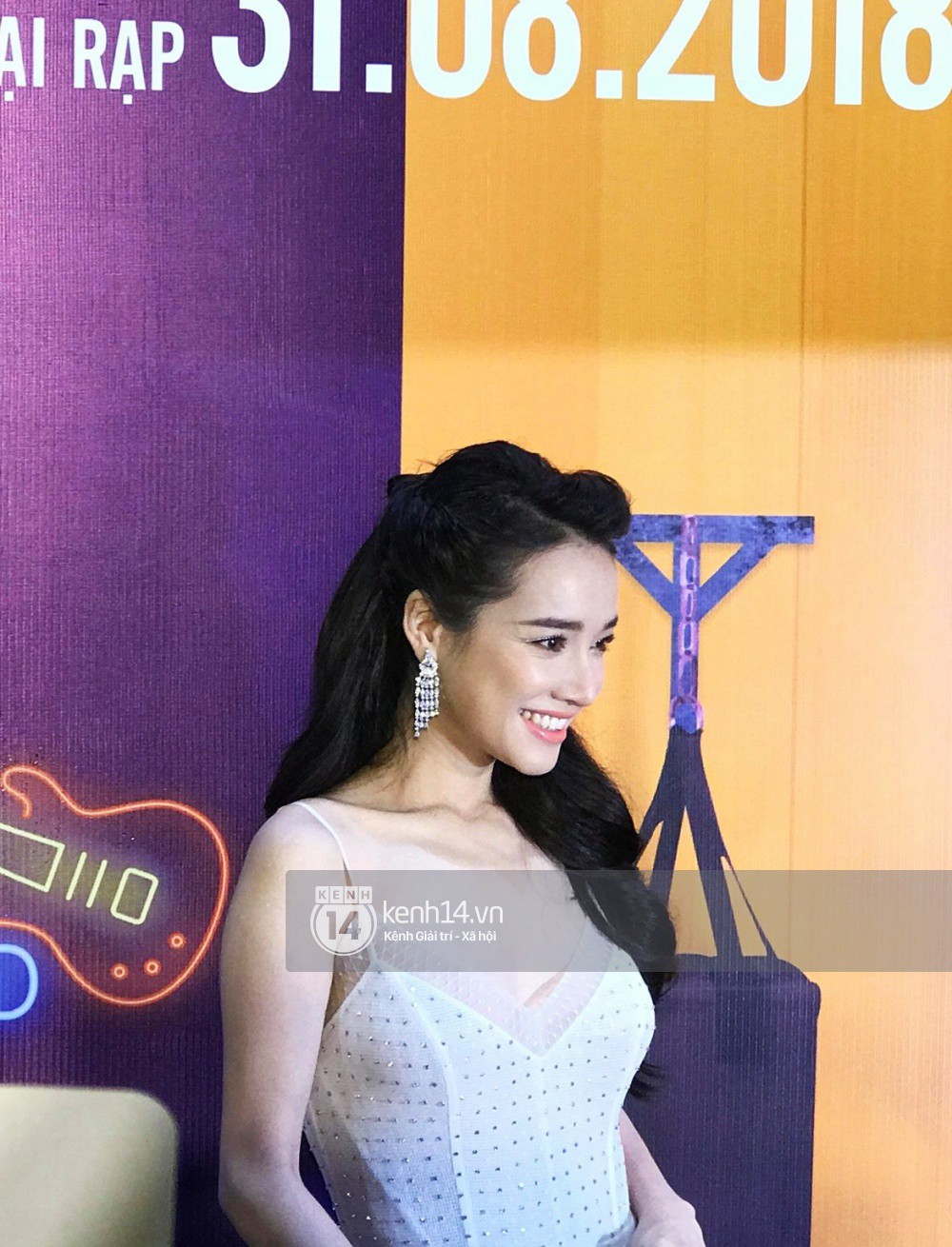 Clip: Nhã Phương lẻ bóng xuất hiện sau lễ đám hỏi, diện váy ôm sát vòng hai giữa tin đồn có thai 3 tháng - Ảnh 3.