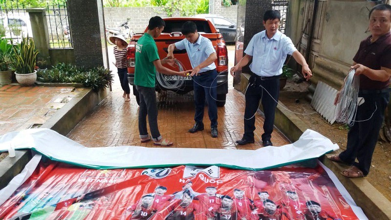Gia đình thủ môn Bùi Tiến Dũng mổ trâu, dựng rạp cổ vũ U23 Việt Nam - Ảnh 4.