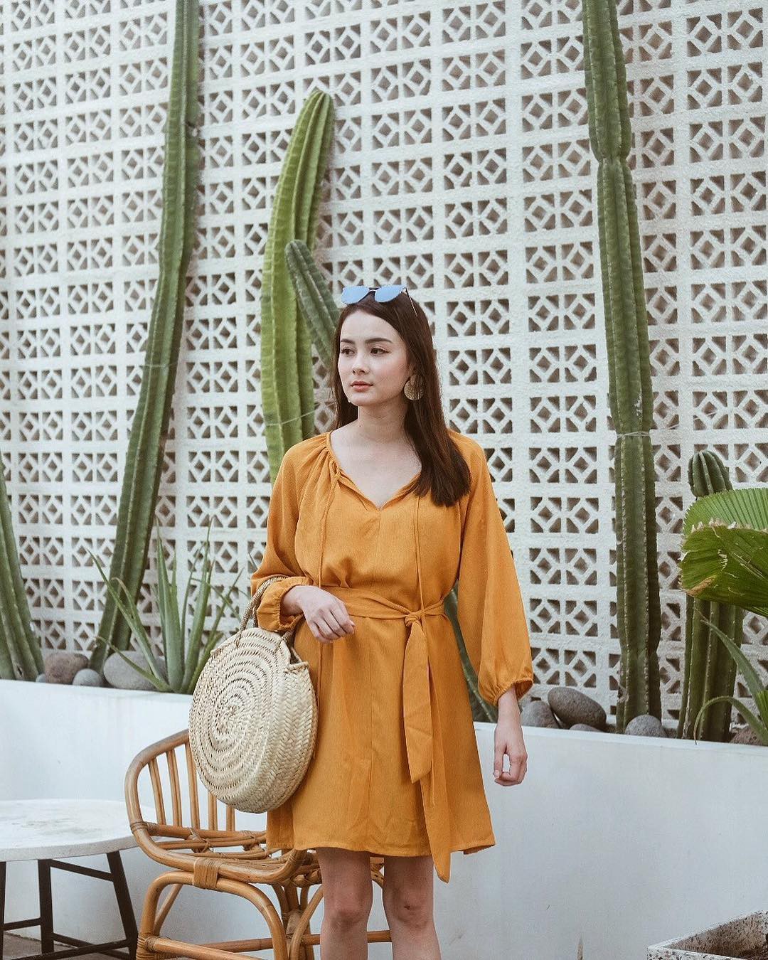 Thu đến, các nàng đừng bỏ lỡ 4 kiểu váy diện lên tuyệt xinh và đậm chất nữ tính này - Ảnh 8. Thu đến, các nàng đừng bỏ lỡ 4 kiểu váy diện lên tuyệt xinh và đậm chất nữ tính này - Ảnh 8.