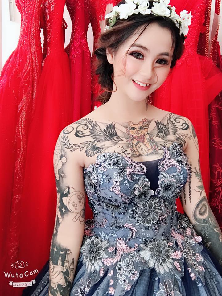 Giấc mơ đẹp nhất của mỗi cô dâu là trở thành nàng công chúa trong ngày cưới. Hãy cùng chiêm ngưỡng những mẫu váy cưới lộng lẫy, sang trọng và quyến rũ nhất tại Điện Thoại Việt Nam.