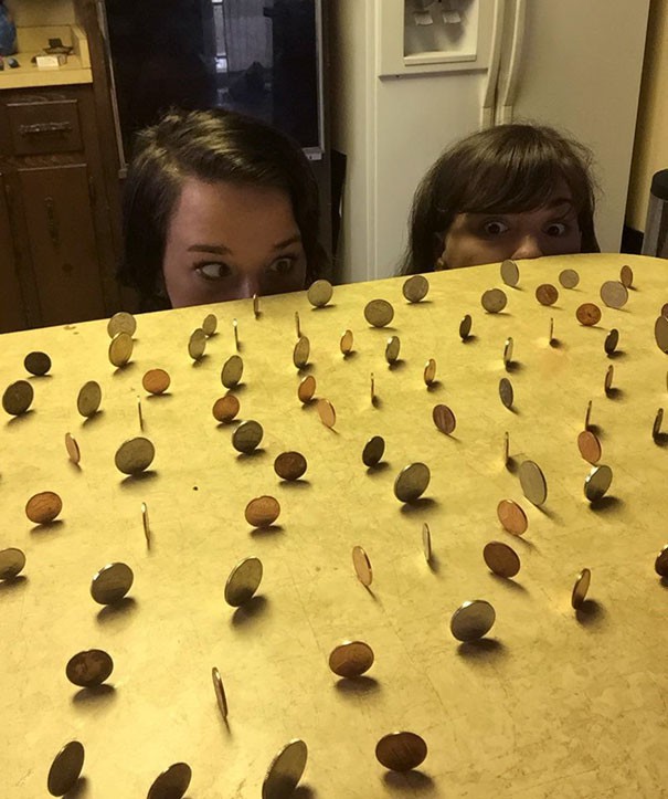 Những màn cá cược ấn tượng của cư dân mạng: Cụ ông 86 tuổi thắng kèo múa cột, thanh niên mặc đồ khủng long ra sân bay trêu người - Ảnh 14.