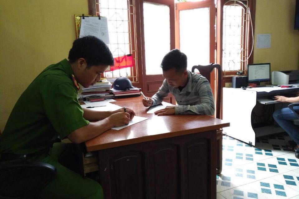 Vỗ mông vợ bạn trong lúc mời rượu, nam thanh niên bị đâm tử vong - ảnh 2 Tuyên Quang: Vỗ mông vợ bạn trong lúc mời rượu, nam thanh niên bị đâm tử vong tại chỗ - Ảnh 1.