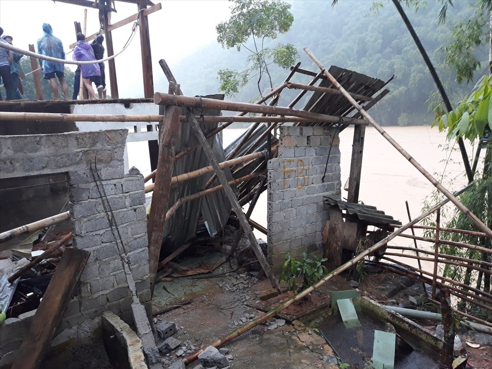 Mưa lớn vùi lấp nhiều phòng học tại huyện vùng cao Thanh Hoá - Ảnh 5. Mưa lớn vùi lấp nhiều phòng học tại huyện vùng cao Thanh Hoá - Ảnh 5.