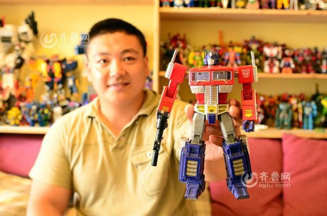 Thú chơi robot ở Trung Quốc: Người làm robot khổng lồ bị công an đuổi, người lại bỏ 700 triệu mua Transformer bày khắp nhà - Ảnh 7.