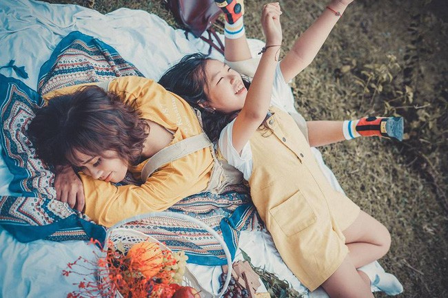 Đằng sau bộ ảnh chị em gái cách nhau 14 tuổi: Cùng mẹ nhưng khác cha, không ít lần bị hiểu lầm là mẹ con - Ảnh 6. Đằng sau bộ ảnh chị em gái cách nhau 14 tuổi: Cùng mẹ nhưng khác cha, không ít lần bị hiểu lầm là mẹ con - Ảnh 6.