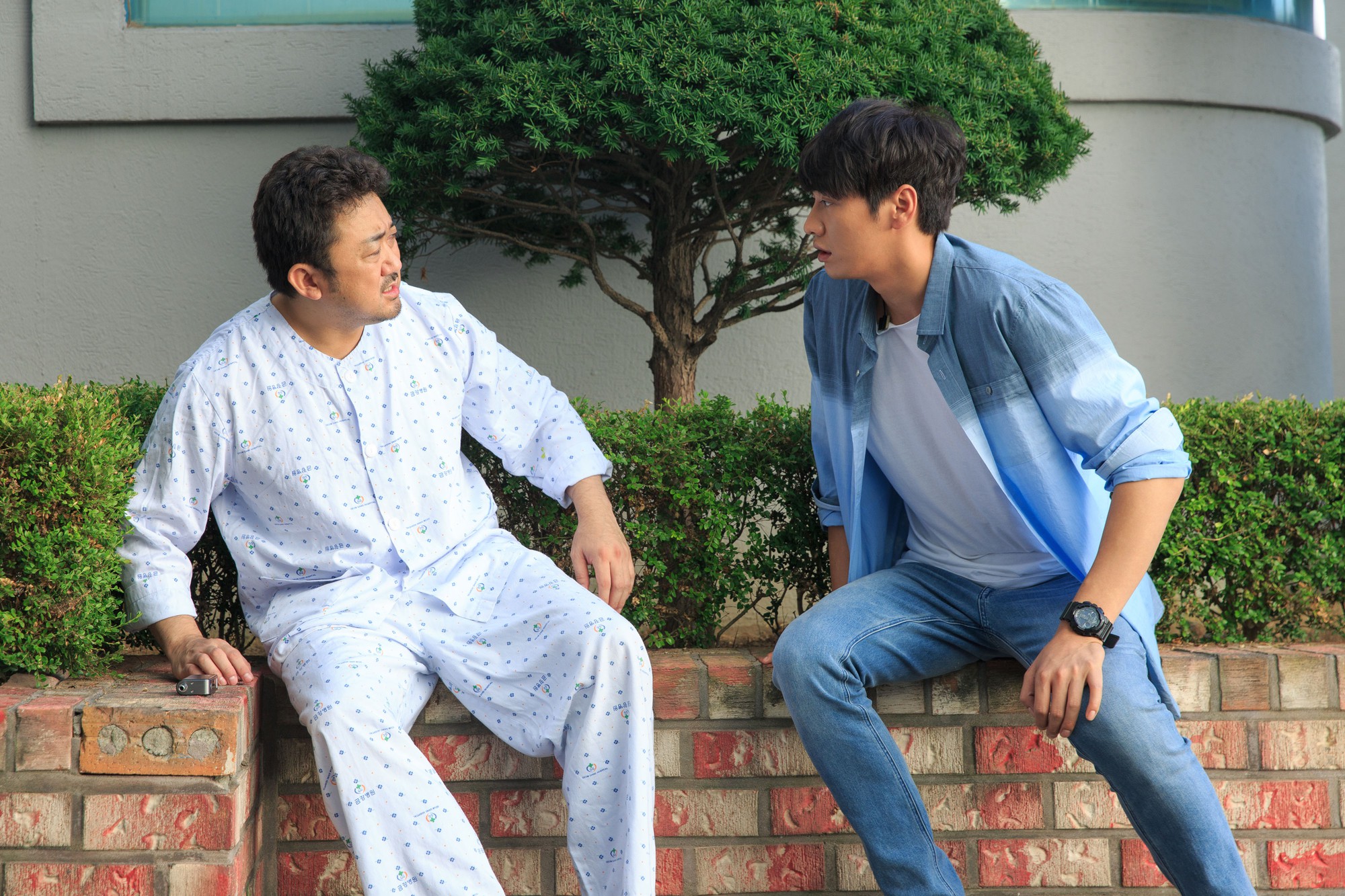 5 phim Hàn hot nhất phòng vé tháng 9: Chị đẹp Son Ye Jin đối đầu Jo In Sung, Hyun Bin - Ảnh 24. 5 phim Hàn hot nhất phòng vé tháng 9: Chị đẹp Son Ye Jin đối đầu Jo In Sung, Hyun Bin - Ảnh 24.