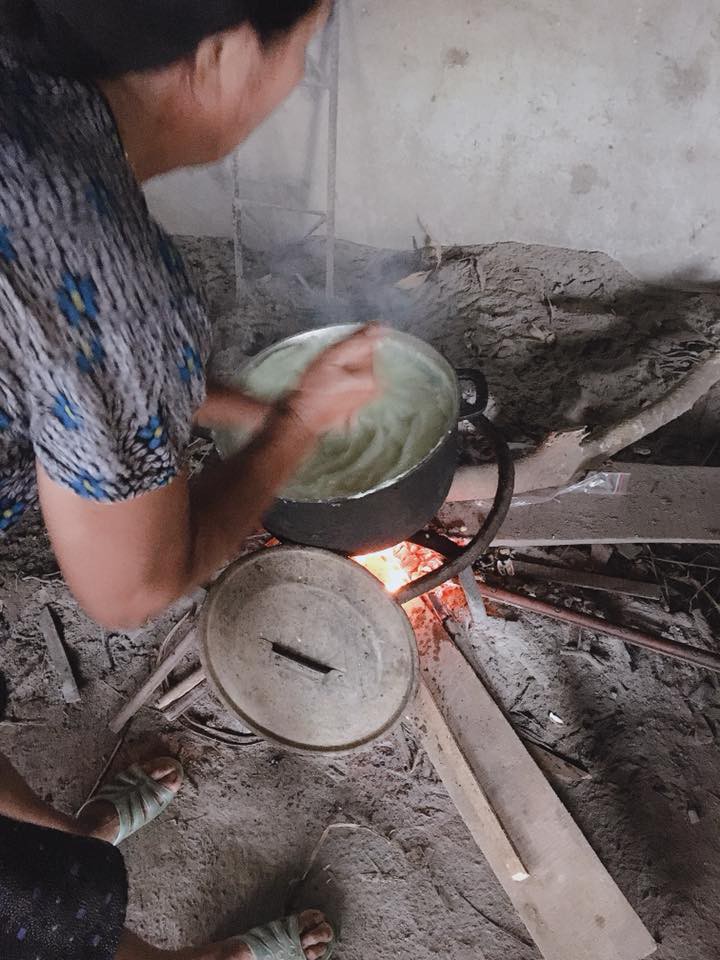 Đăng đàn bóc phốt mẹ chồng nắng nôi vẫn chui vào bếp củi nấu nướng, nhưng câu chuyện phía sau khiến nhiều chị em ao ước - Ảnh 2.