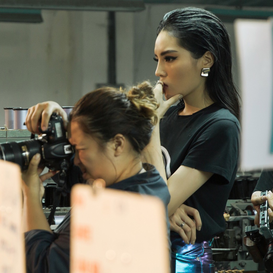 Trưng bộ mặt khó chịu không phải vì Kỳ Duyên đang khó chịu, mà bởi khi tập trung Duyên hay cau mày mà thôi! - Ảnh 5.