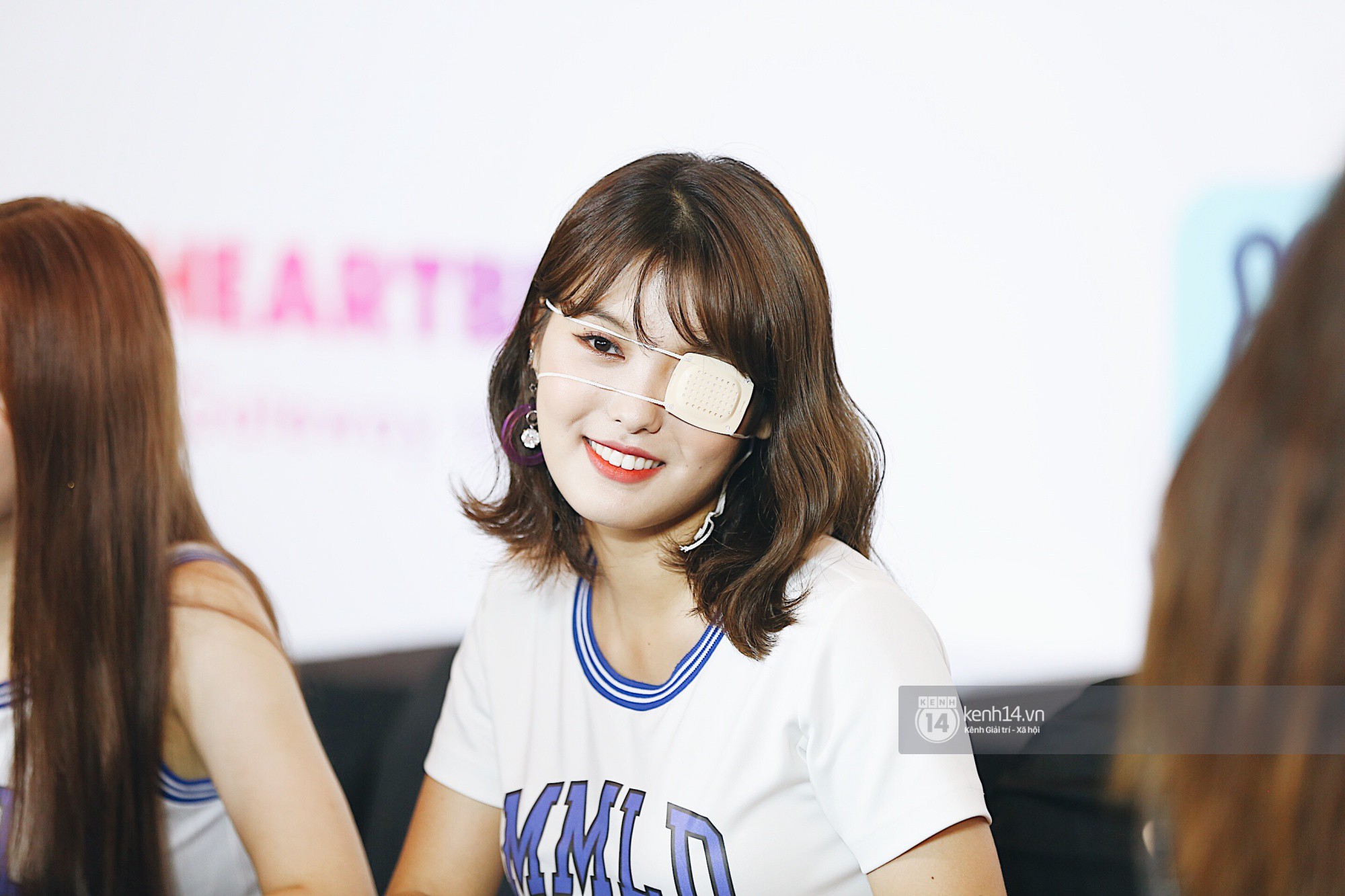 Mỹ nhân MOMOLAND vượt mặt cả nữ thần lai Nancy vì quá đẹp, đội nón lá cực dễ thương tại fansign đầu tiên ở Việt Nam - Ảnh 17. Mỹ nhân MOMOLAND vượt mặt cả nữ thần lai Nancy vì quá đẹp, đội nón lá cực dễ thương tại fansign đầu tiên ở Việt Nam - Ảnh 17.