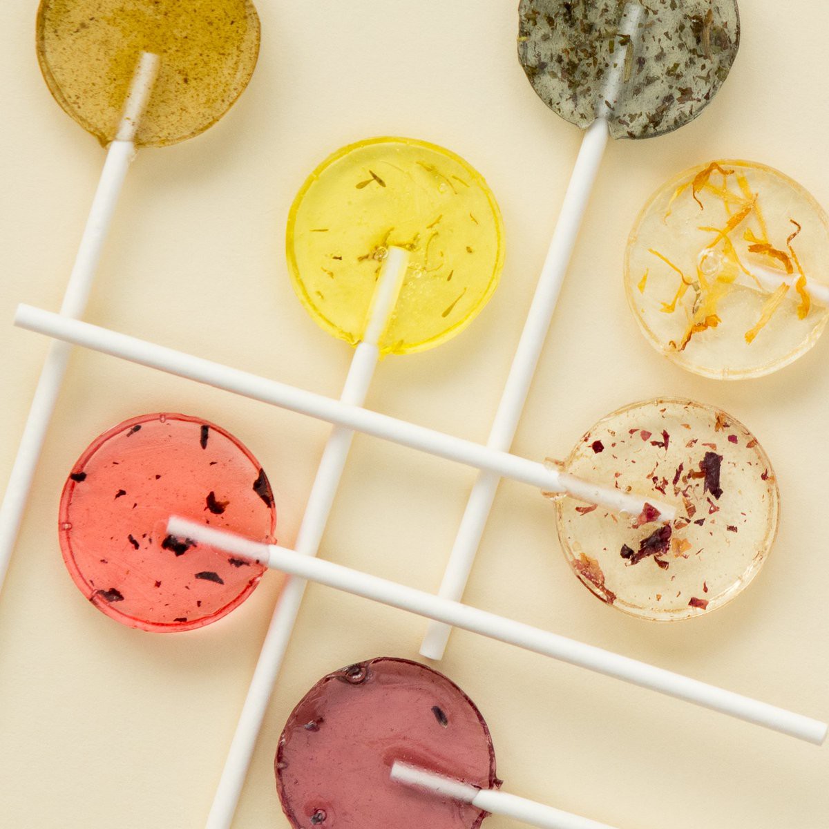 Ở Mỹ có món kẹo mút rất lạ, ăn xong lại mọc ra cây trồng, bạn có tin được không? - Ảnh 2. Ở Mỹ có món kẹo mút rất lạ, ăn xong lại mọc ra cây trồng, bạn có tin được không? - Ảnh 2.